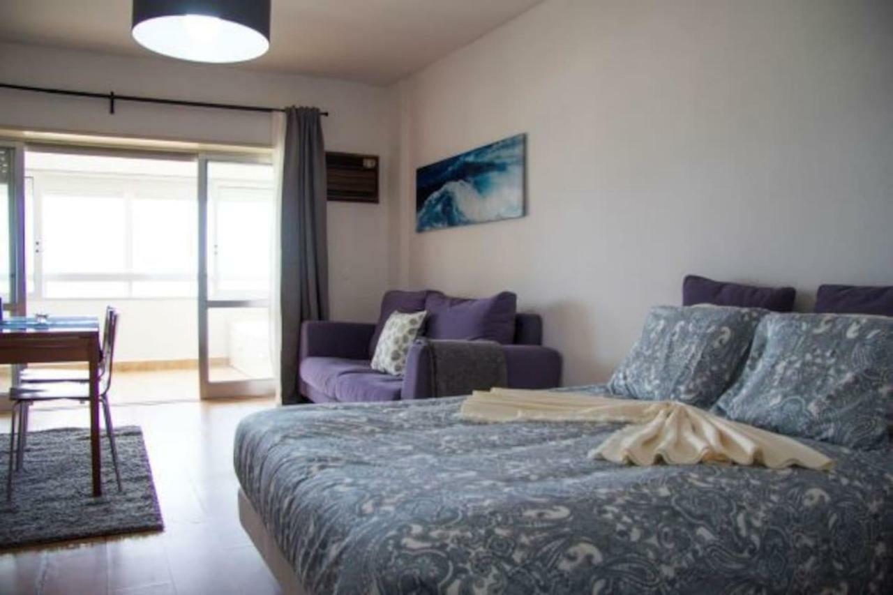 Wonderful Studio Apartment In Front Of The Beach Costa de Caparica Exterior foto