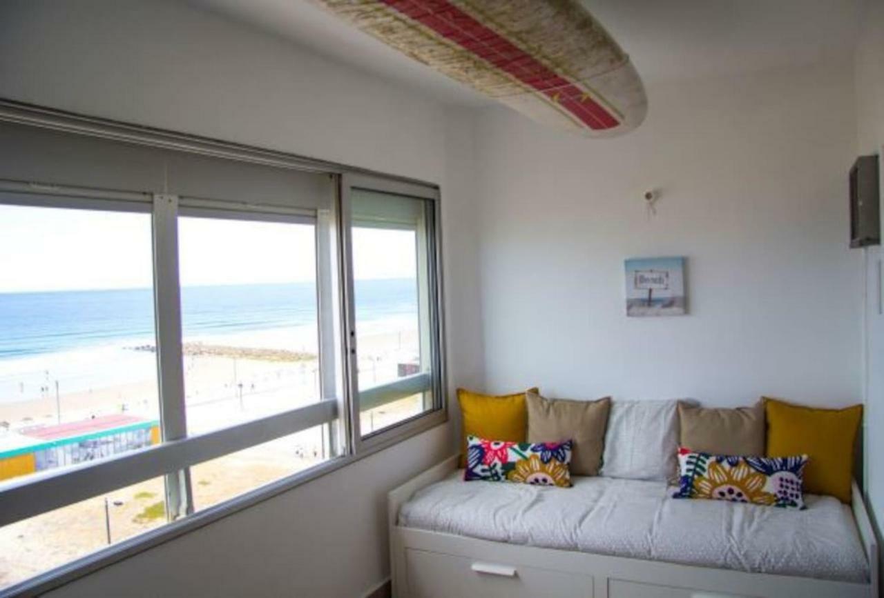 Wonderful Studio Apartment In Front Of The Beach Costa de Caparica Exterior foto