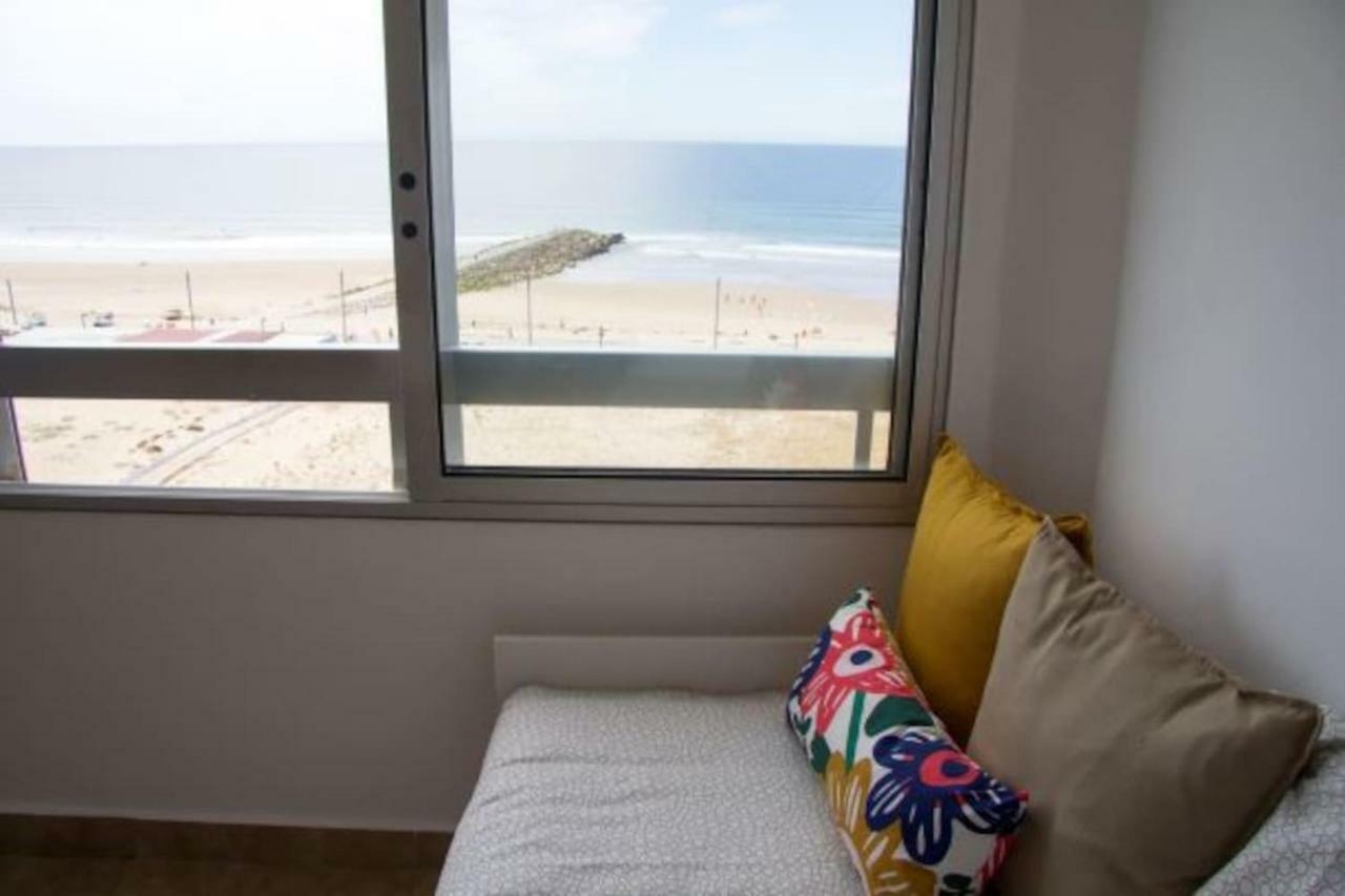 Wonderful Studio Apartment In Front Of The Beach Costa de Caparica Exterior foto