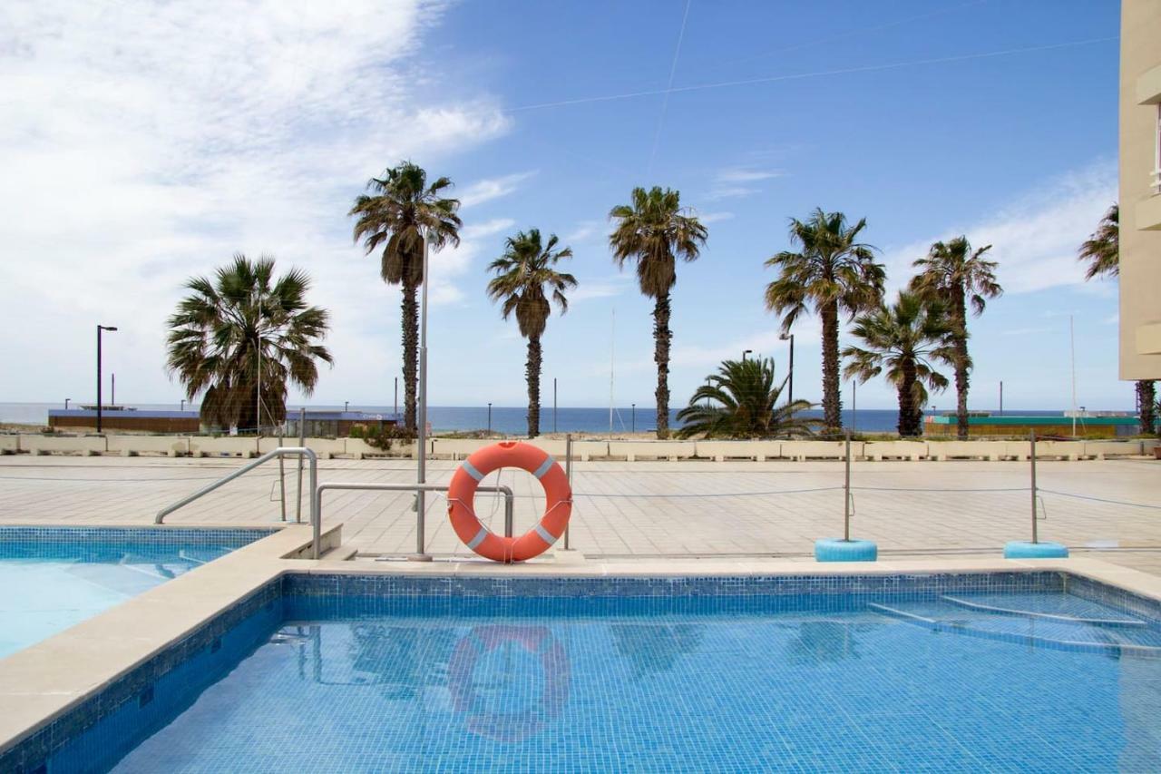 Wonderful Studio Apartment In Front Of The Beach Costa de Caparica Exterior foto