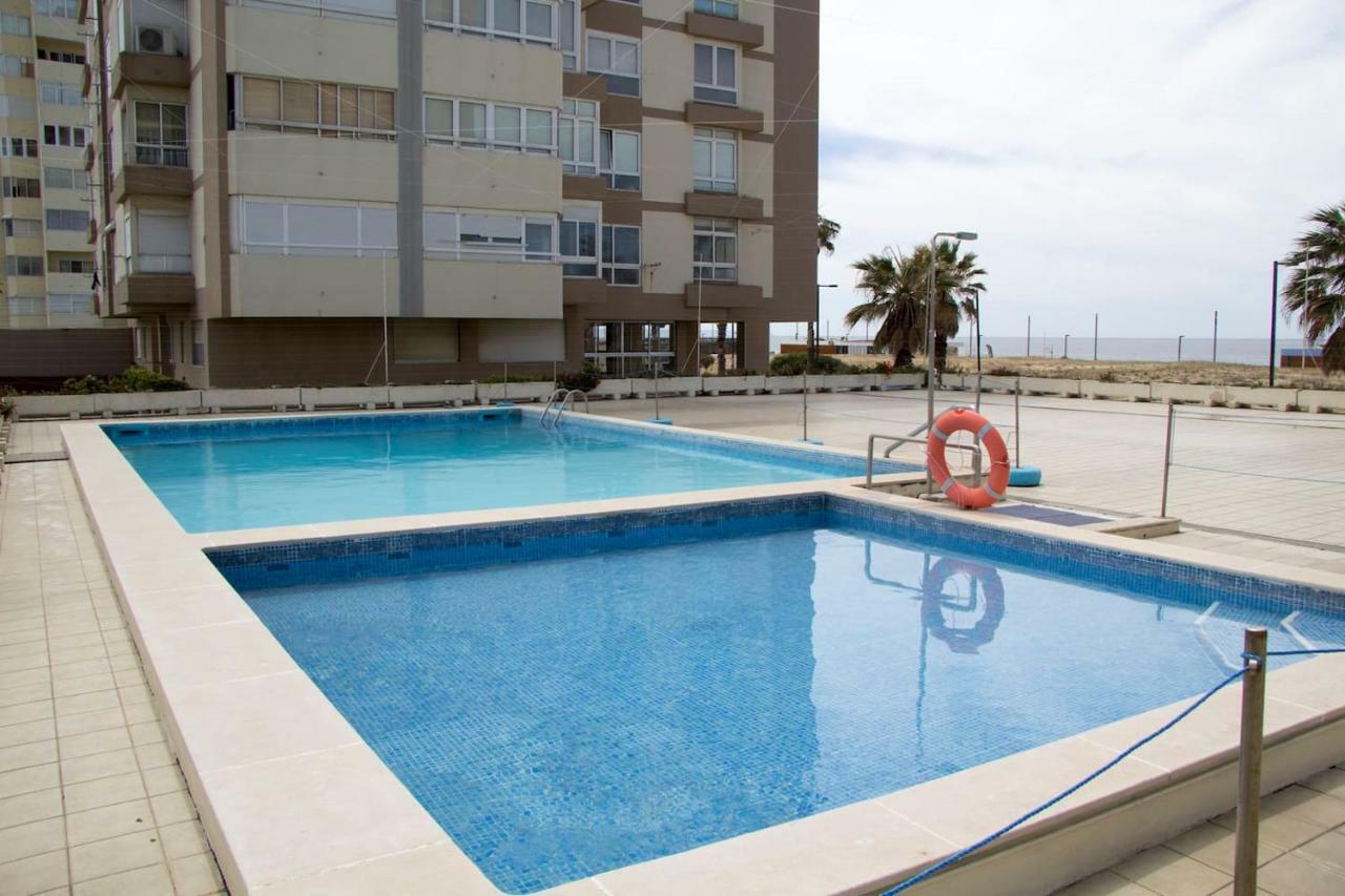 Wonderful Studio Apartment In Front Of The Beach Costa de Caparica Exterior foto