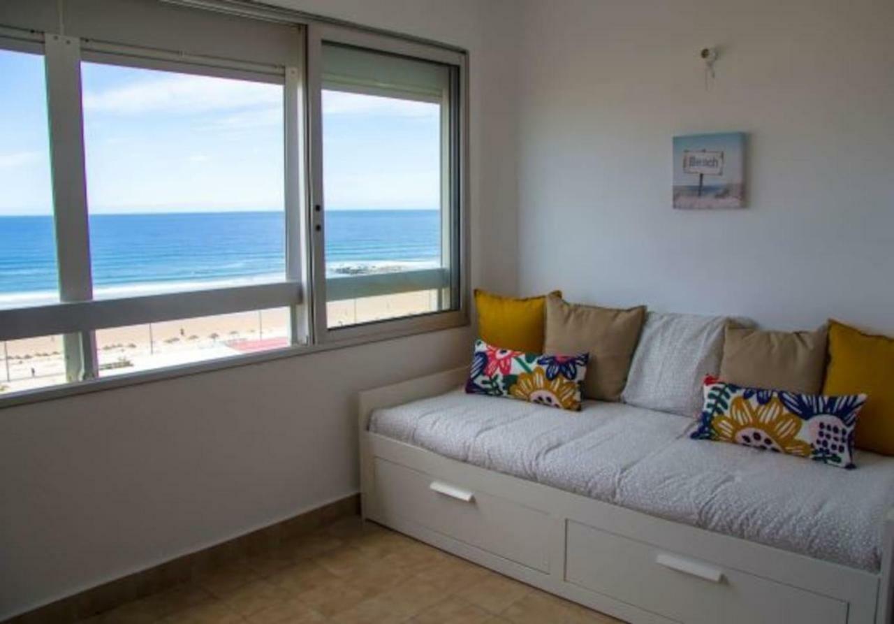 Wonderful Studio Apartment In Front Of The Beach Costa de Caparica Exterior foto